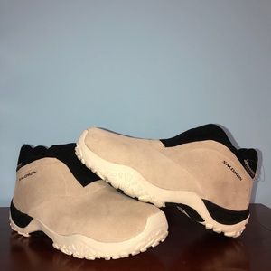 Salomon bone suede Thinsulate. Womens Size 9